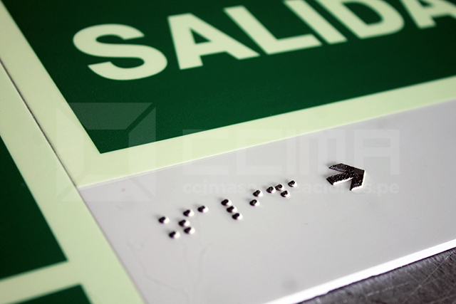 Señalización Braille y en Altorrelieve: ¿Cómo ayuda a las personas con discapacidad visual?  
