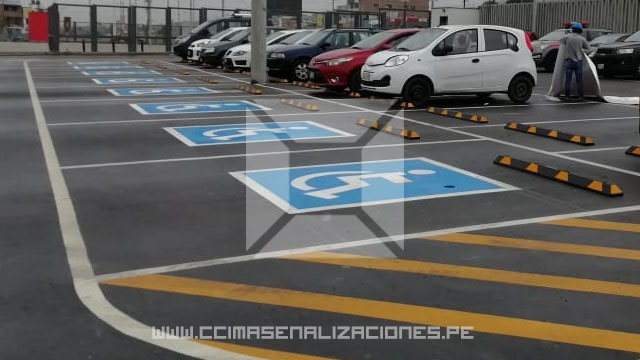Demarcación de estacionamientos: seguridad y tránsito