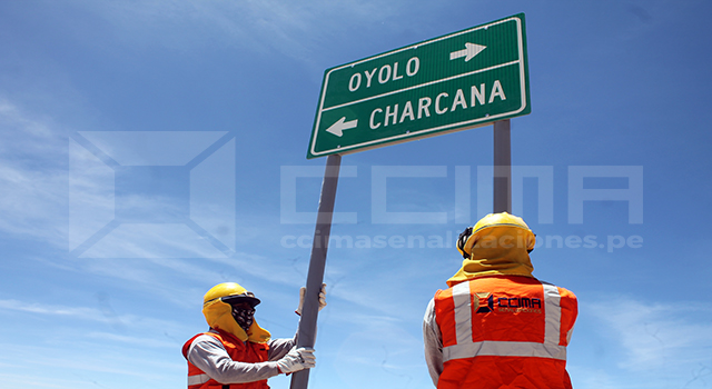 Instalación de señales informativas para carreteras y caminos vecinales